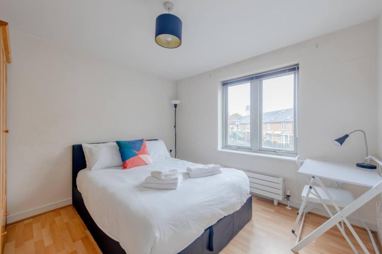 Spacious 2 Bedroom Near White Appartamento *