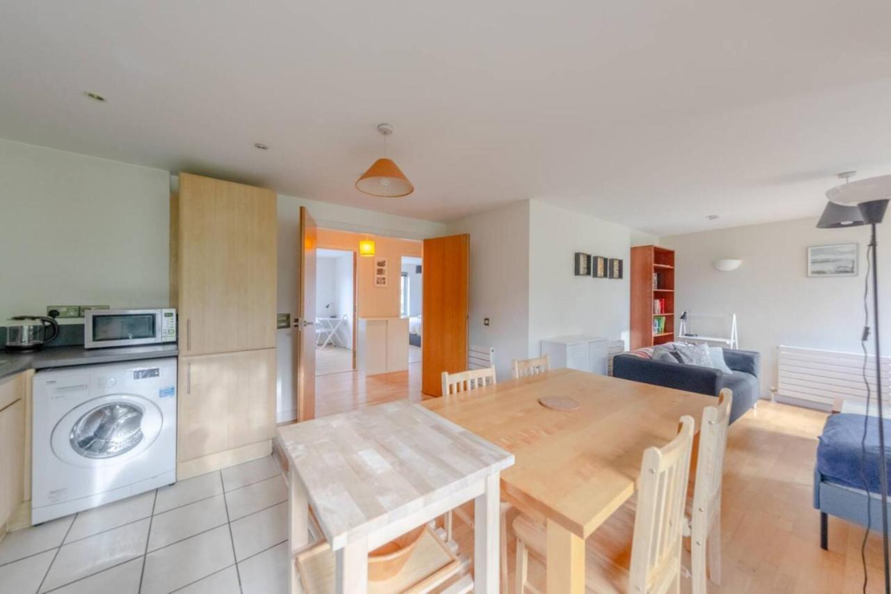 Spacious 2 Bedroom Near White Appartamento