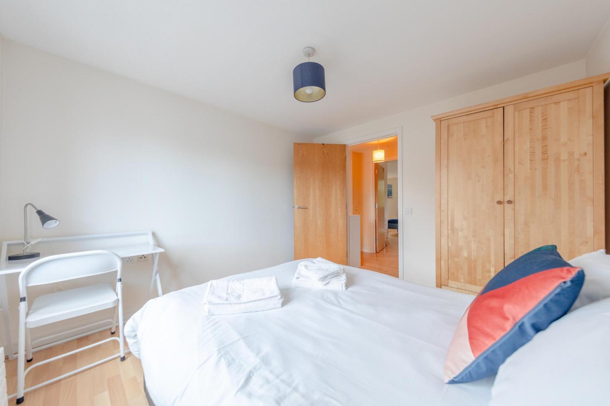 Spacious 2 Bedroom Near White Appartamento *